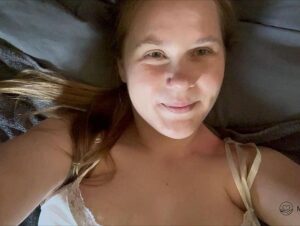 Maja-Meer Porno Video: ti*ten- fi** mit Massage und Öl
